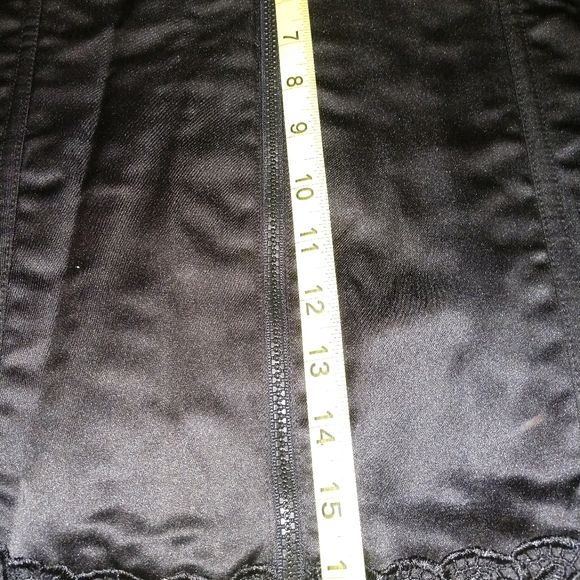 Gothic zip front satin corset - Picture 2 of 9
